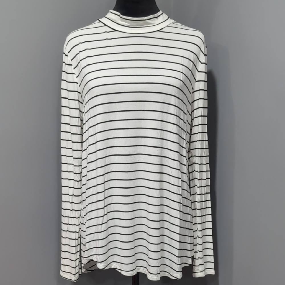 Maurices Black and White Striped Long Sleeve Top
